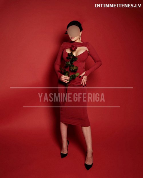 YASMINE REAL