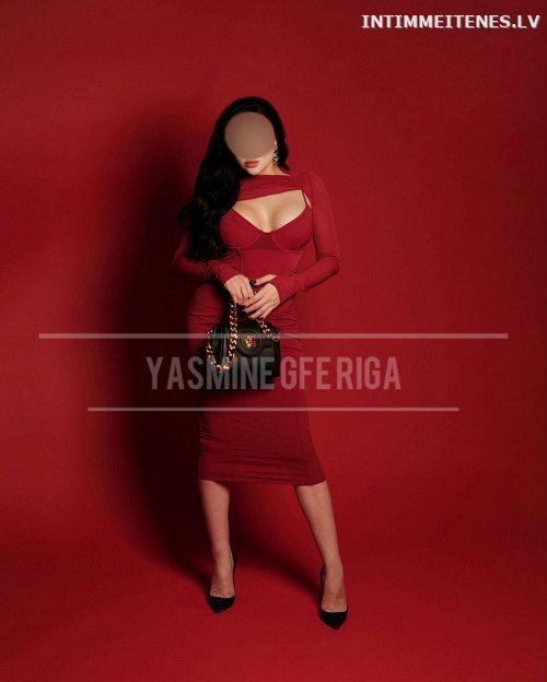 YASMINE REAL